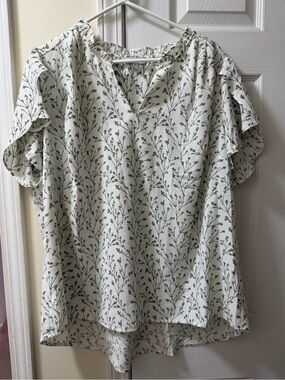 41 Hawthorn Cream Blouse with Green Botanical Print
